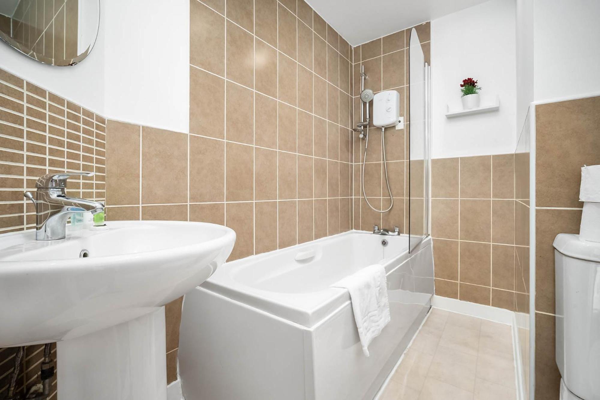 2 Bedroom House - Garden & Parking 2Gm - Wifi Birmingham Exteriör bild